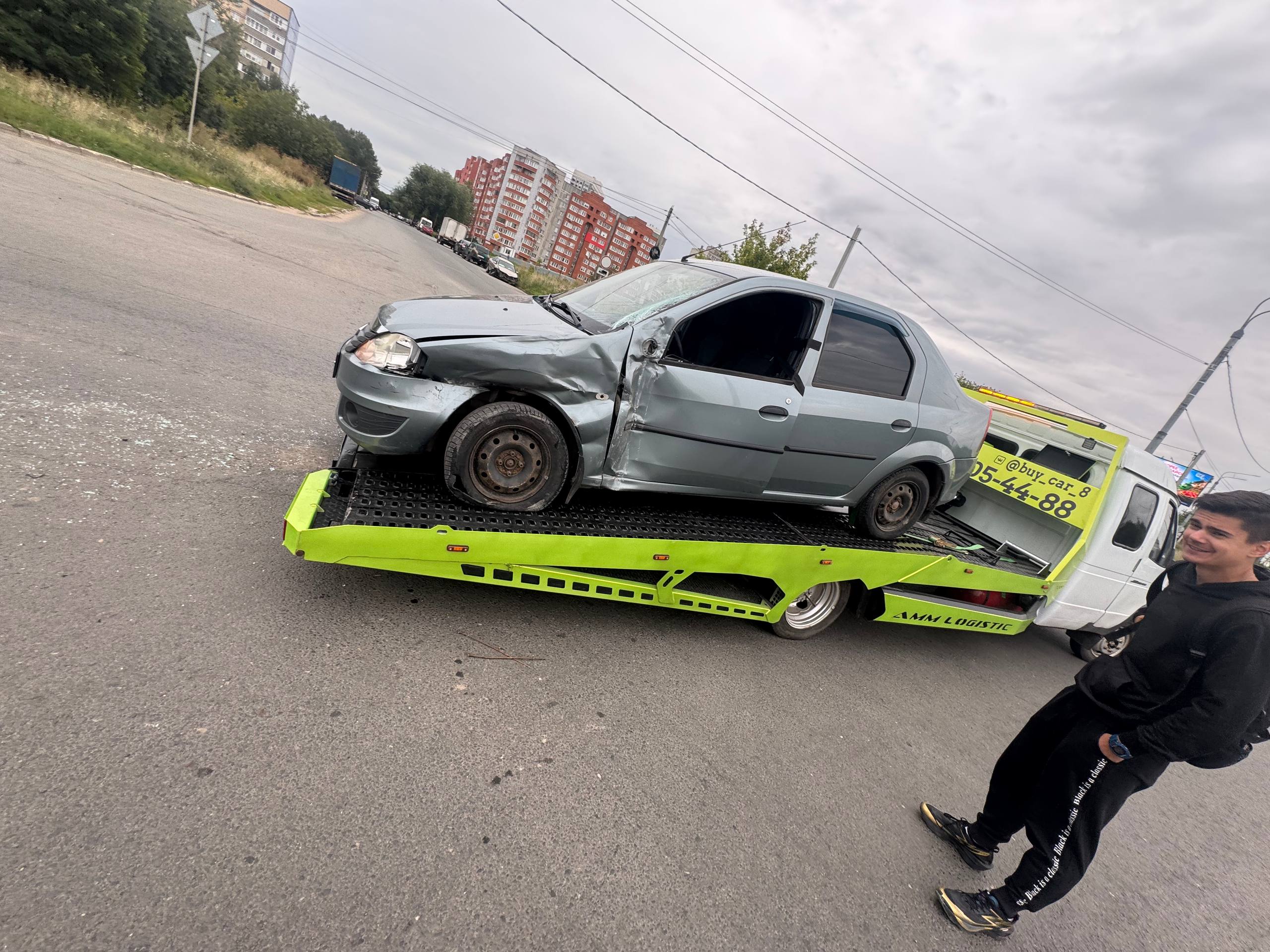 Погрузка легкового авто на эвакуатор Рязань